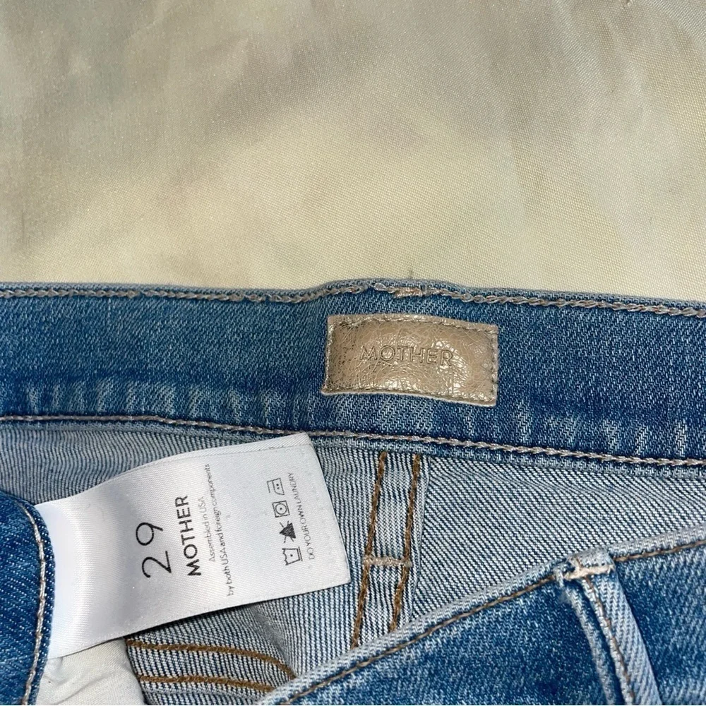 MOTHER- Insider Crop Step Fray Ankle Jeans in Light Wash Shoot to Thrill Size 29